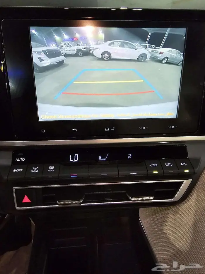 تويوتا كامري E بنزين موديل 2025 23