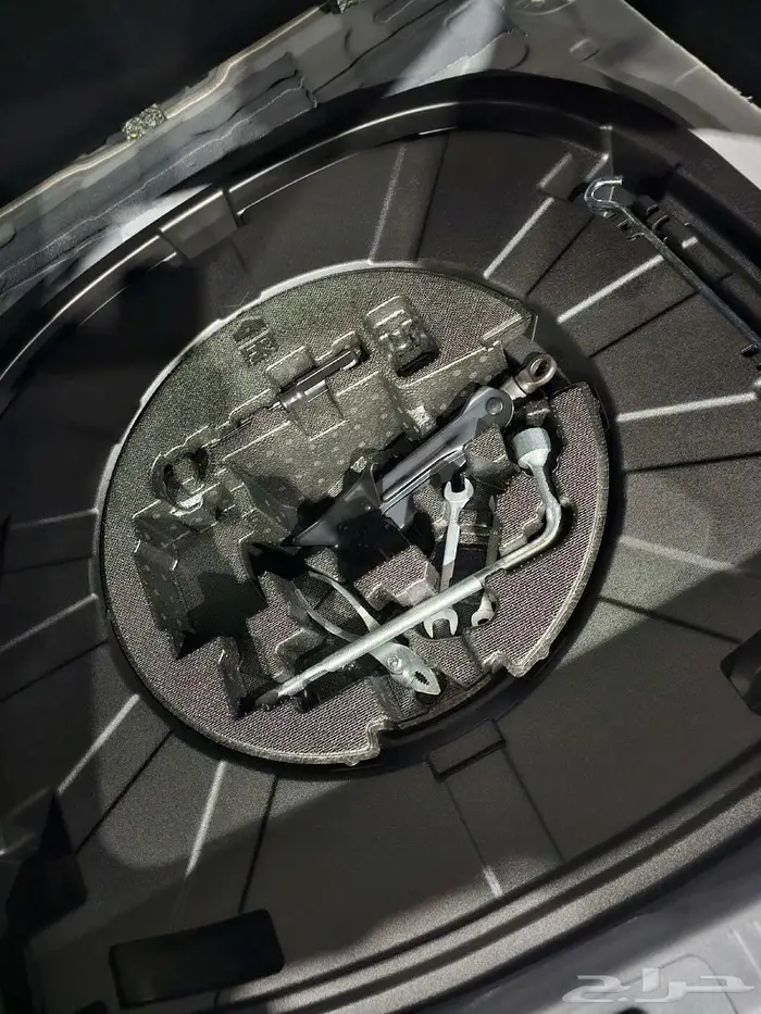 تويوتا كامري E بنزين موديل 2025 20