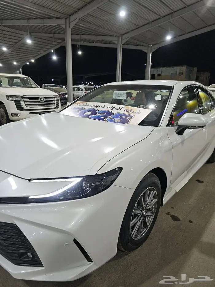 تويوتا كامري E بنزين موديل 2025 25