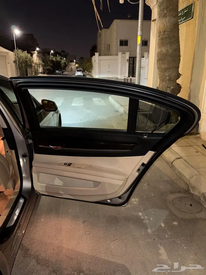 بي ام دبليو 730 2010 6