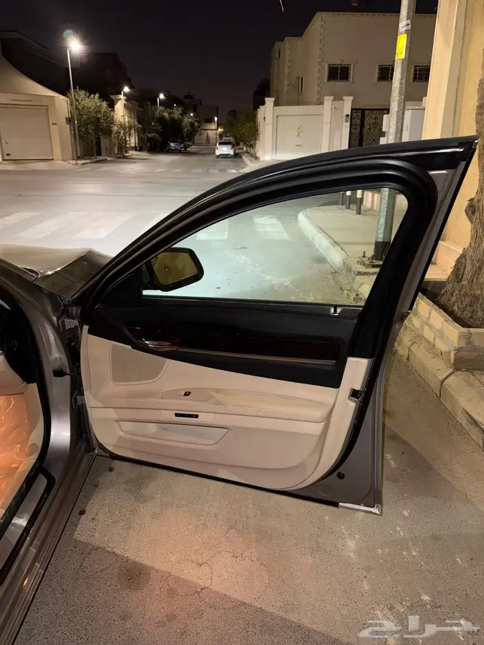 بي ام دبليو 730 2010 4