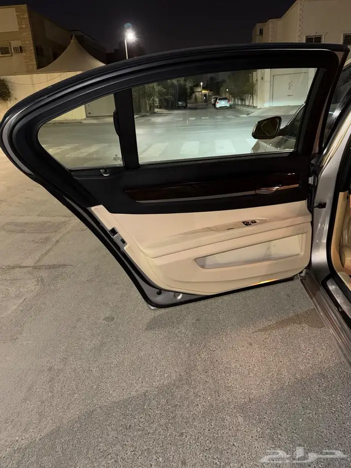 بي ام دبليو 730 2010 7