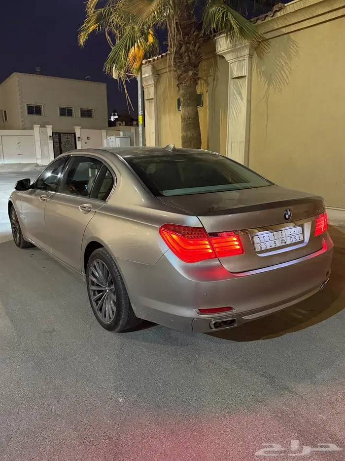 بي ام دبليو 730 2010 1