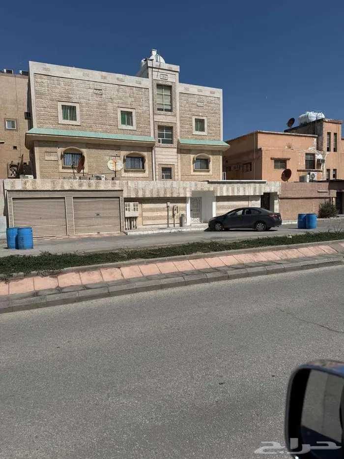 مبنى شخصي موقع مميز للبيع 0