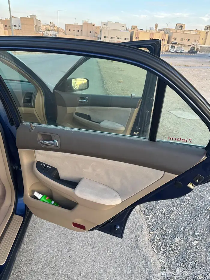 هوندا اكورد 2004 كحلي 7