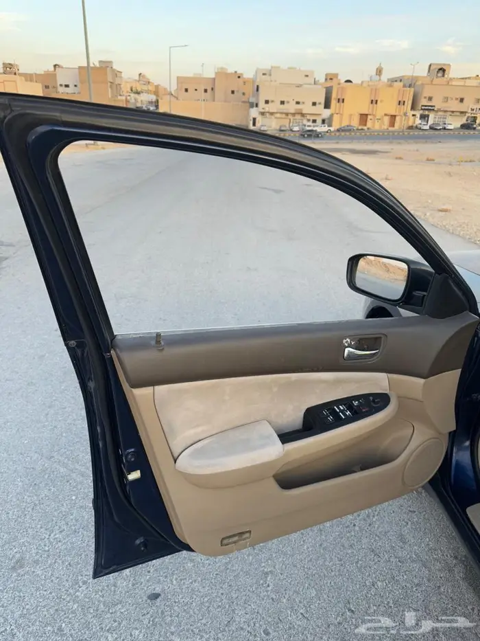 هوندا اكورد 2004 كحلي 13