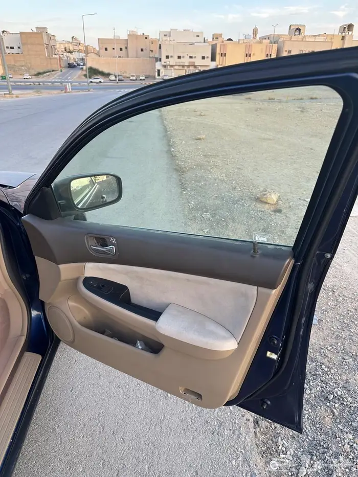 هوندا اكورد 2004 كحلي 8