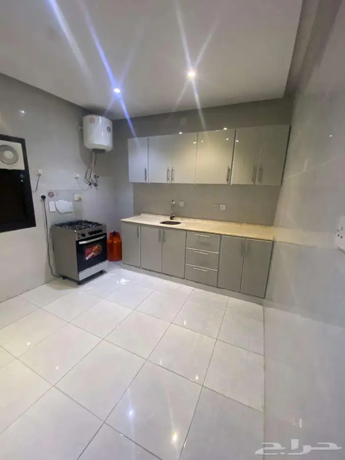 شقة فندقية غرفتين وصالة مؤثثة وفاخرة للعوايل بخميس مشيط 7