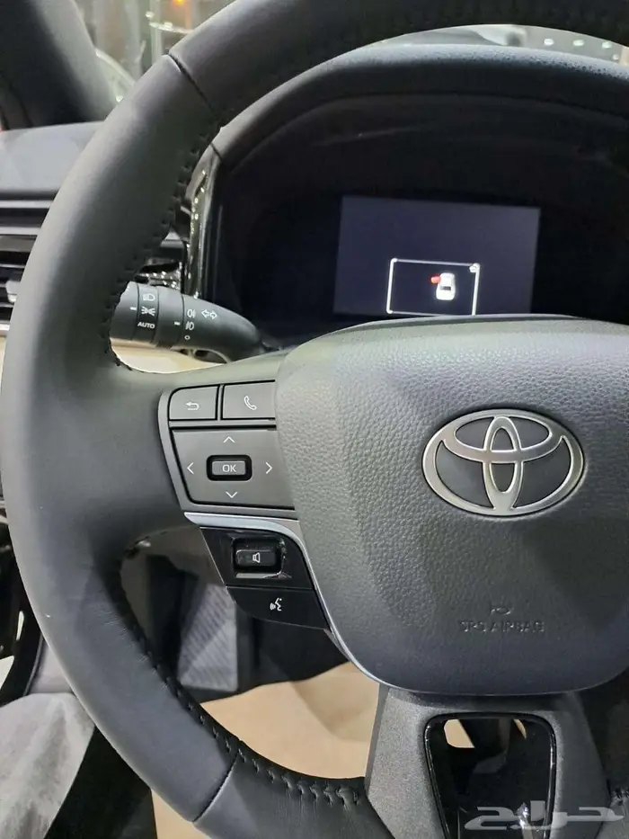 تويوتا كامري LE بنزين 2025 (متوفر الوان) 15
