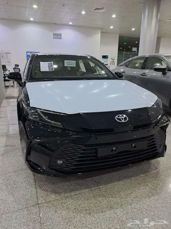 تويوتا كامري LE بنزين 2025 (متوفر الوان) 3