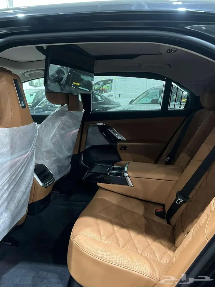 بي ام دبليو 735i الفئة السابعة موديل 2026 اصفار 6