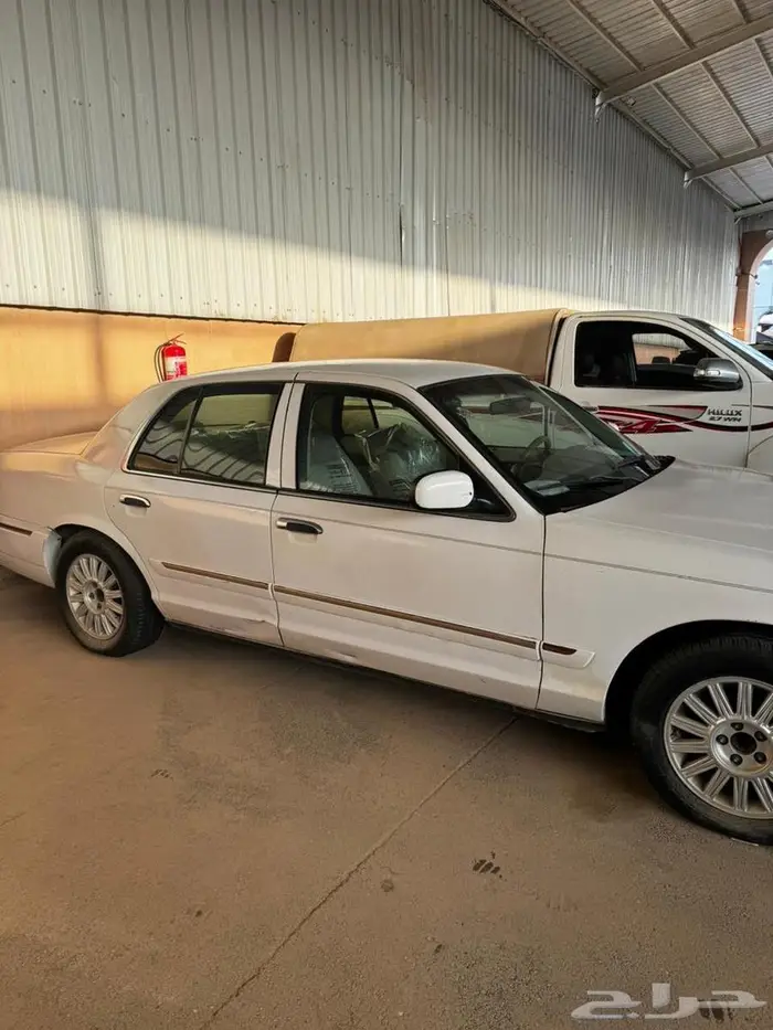 سيارة فورد ماركيز للبيع 4