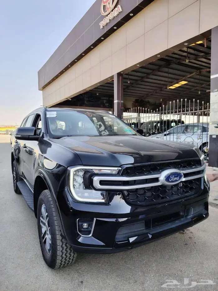 فورد ايفريست XLS استندر بنزين 2025 13