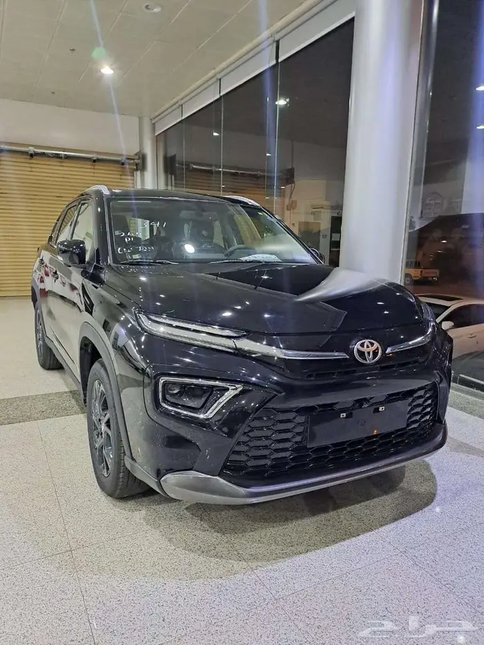 تويوتا اوربان كروزر GLX فل 2026 ( لون اسود ) 0