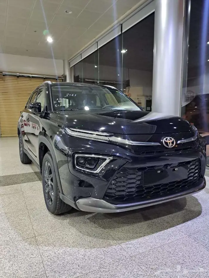 تويوتا اوربان كروزر GLX فل 2026 ( لون اسود ) 9