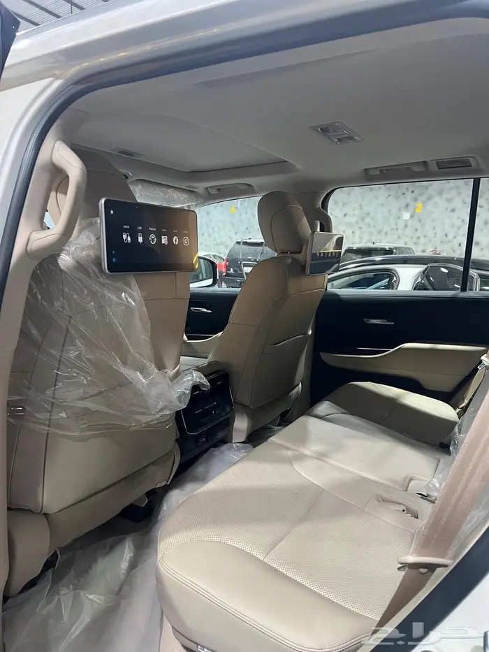 لاندكروزر 2023 ديزل اعلى فئه للبيع 300 الف ممشى 20 الف 8