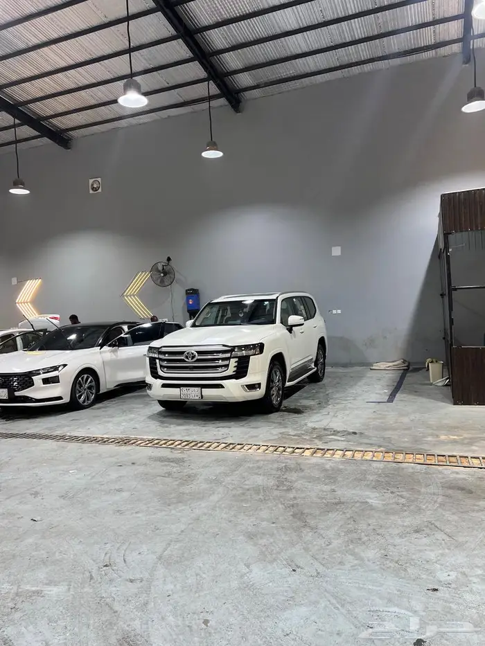 لاندكروزر 2023 ديزل اعلى فئه للبيع 300 الف ممشى 20 الف 7