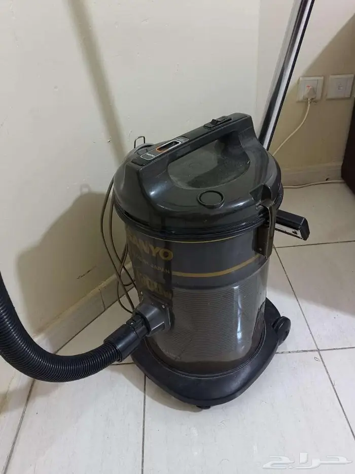 مكنسة سانيوا SANYO   يابانية 1300 واط   18 لتر 5