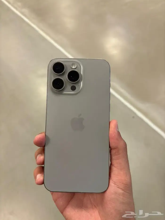 جوال ايفون 15 برو ماكس 256 جيجا اللون تيتانيوم نضيف بالرياض 3