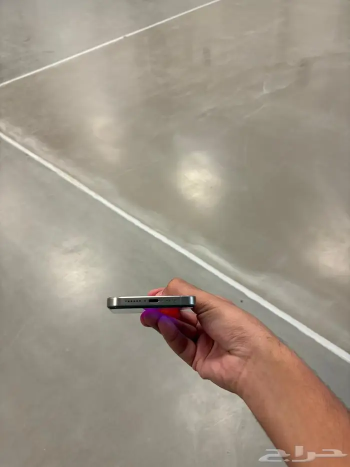 جوال ايفون 15 برو ماكس 256 جيجا اللون تيتانيوم نضيف بالرياض 5