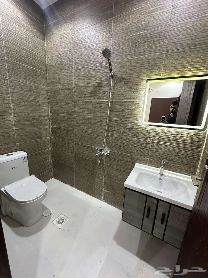 فيلا فاخرة للبيع بحى الوفا 7