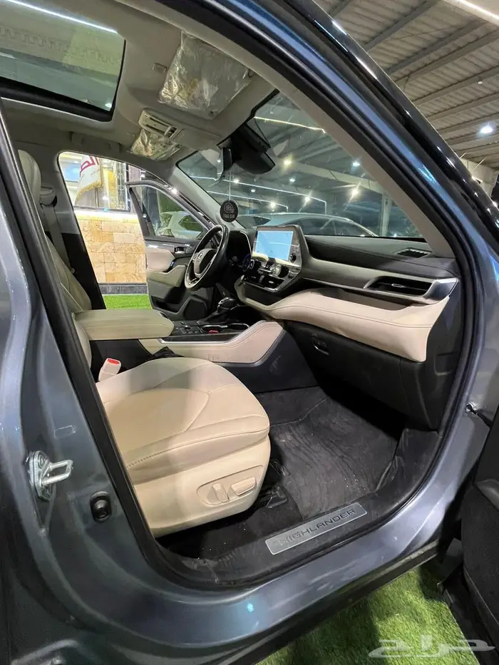 تيوتا هايلاندر لمتيد 2023 12