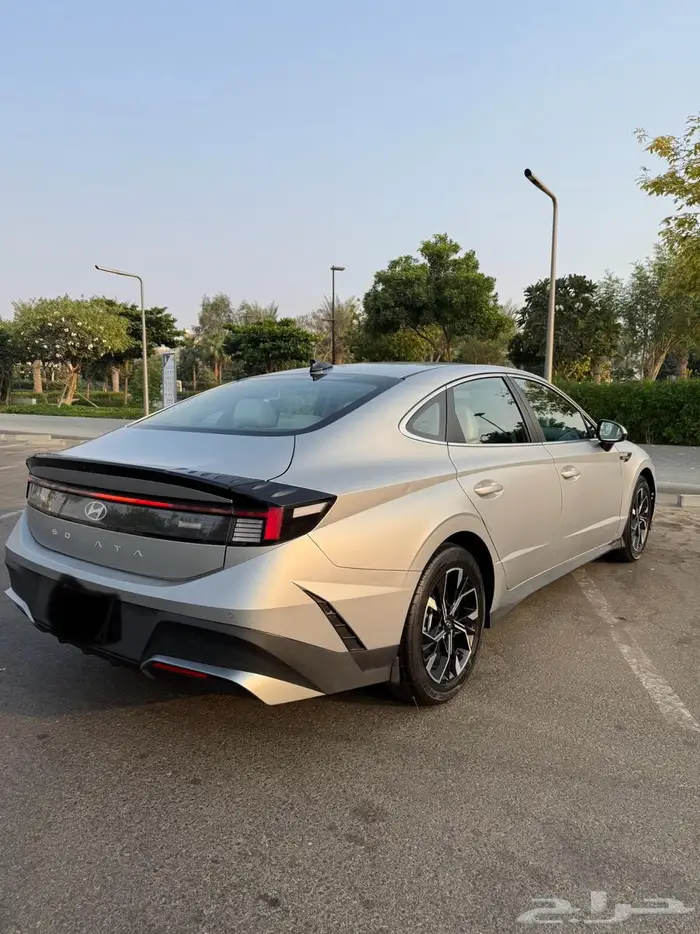هونداي سونتا موديل 2024 استندر البيع 65000 4