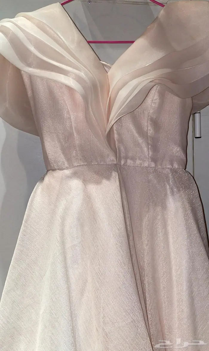 فستان للبيع لون بيبي بنك فاتح قصير مقاس M S 2