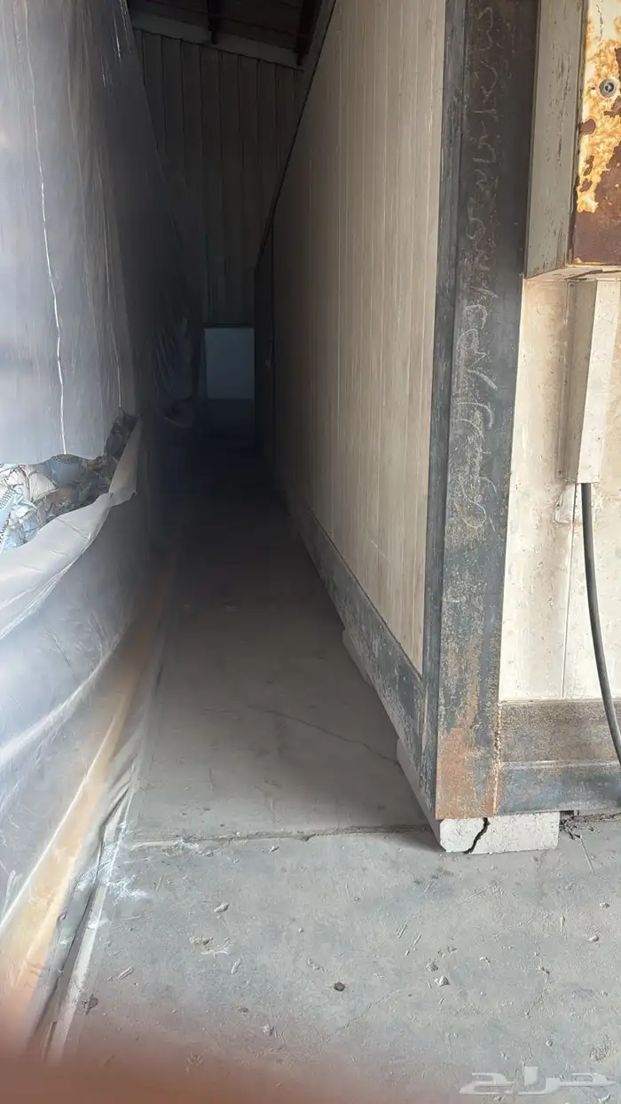 ثلاجة 18 متر بحاله جيده وتعمل 0