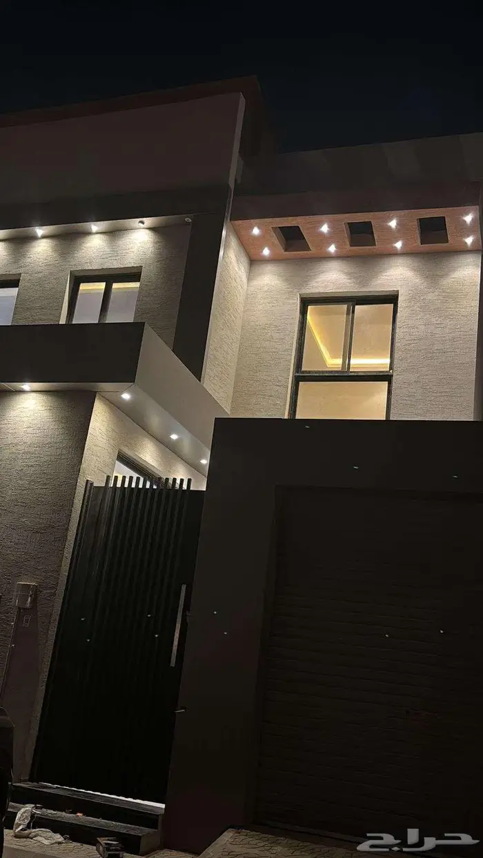 فيلا درج داخلي مميزة للايجار بحي الرمال 1