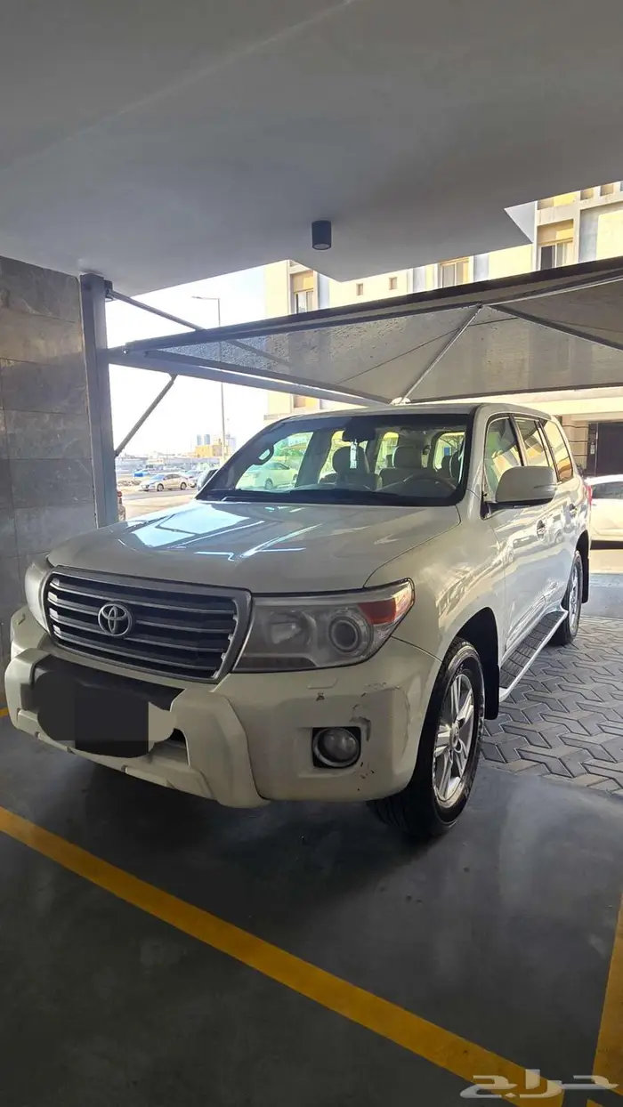 لاند كروزر 2013 GXR - سعودي 8 سلندر 2