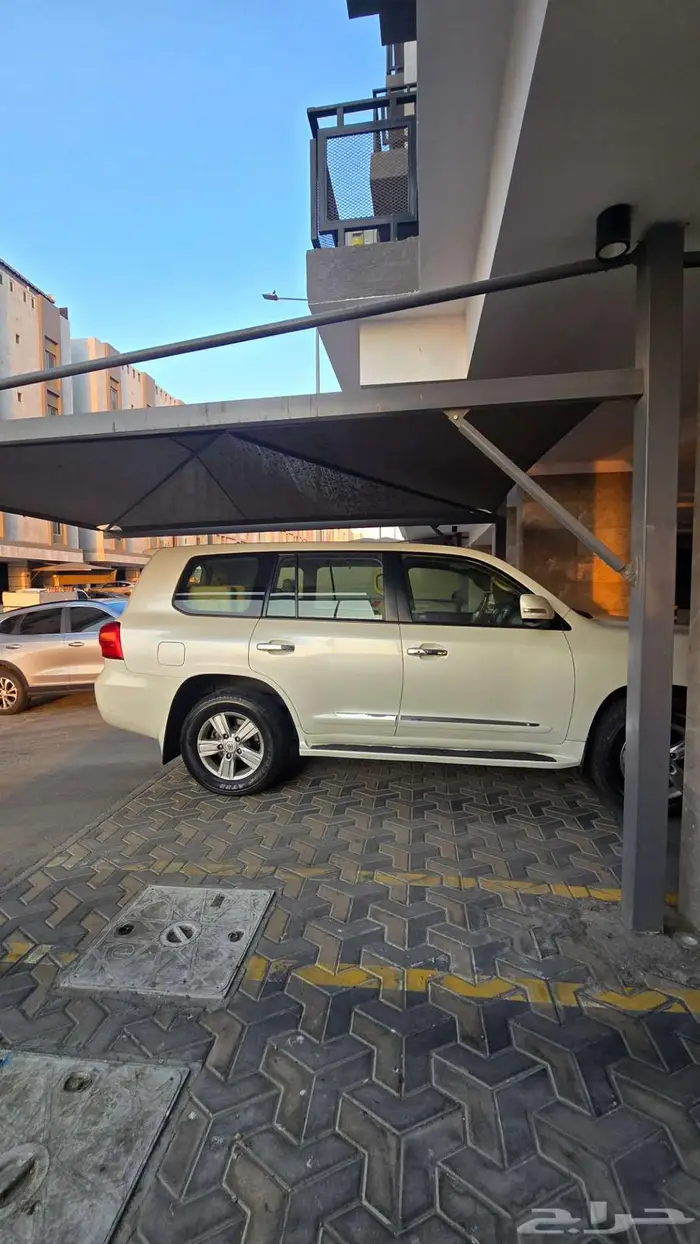 لاند كروزر 2013 GXR - سعودي 8 سلندر 8