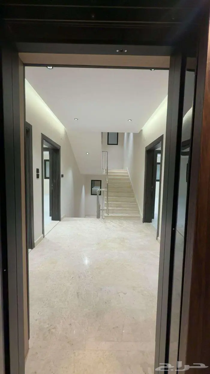 شقق جديدة فاخرة للإيجار السنوي بحي الحلقة الشرقية في الطائف 11