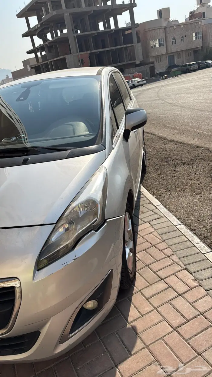 بيجو 5008 موديل 2016 4