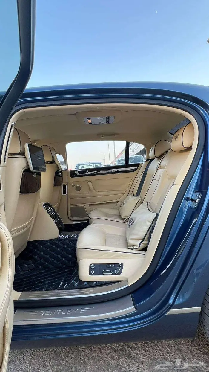 بنتلي فلاينج اسبير موديل 2012- معرض خلف للسيارات 7