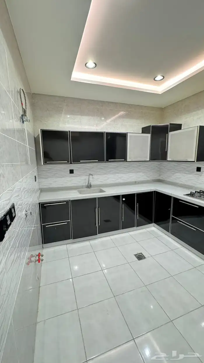 شقة فاخرة 4 غرف للإيجار بحي المروة 6