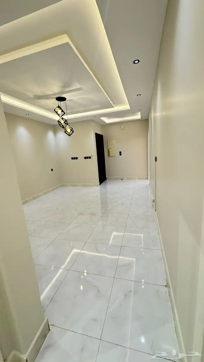 شقة فاخرة 4 غرف للإيجار بحي المروة 0