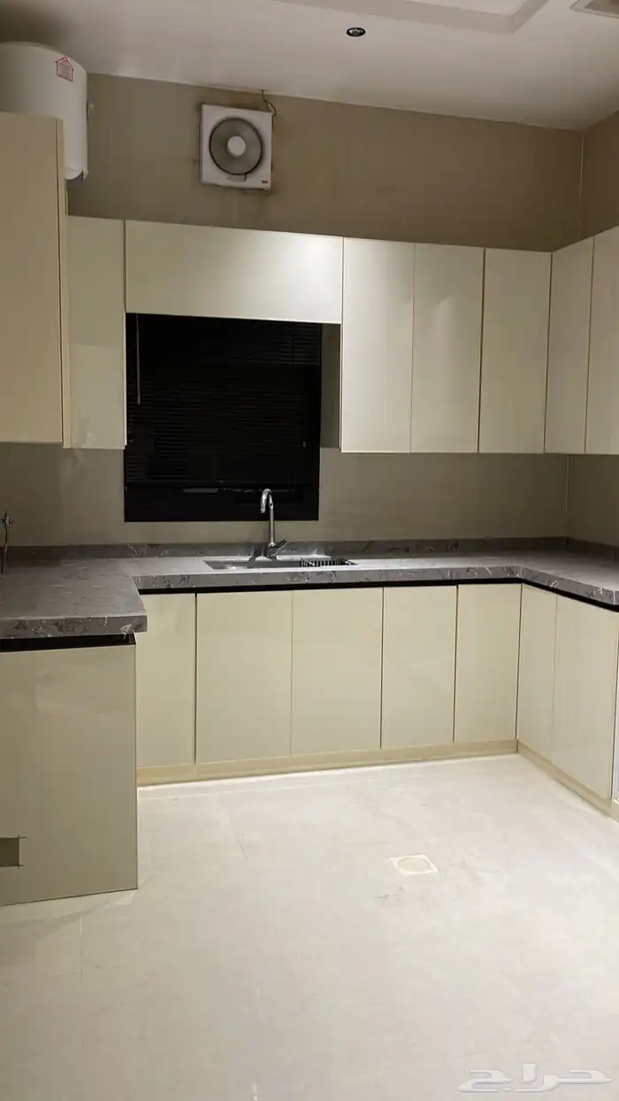 شقة للإيجار حي الرمال 9