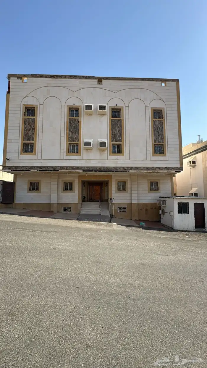 شقة للايجار في بطحاء قريش للعوائل 0