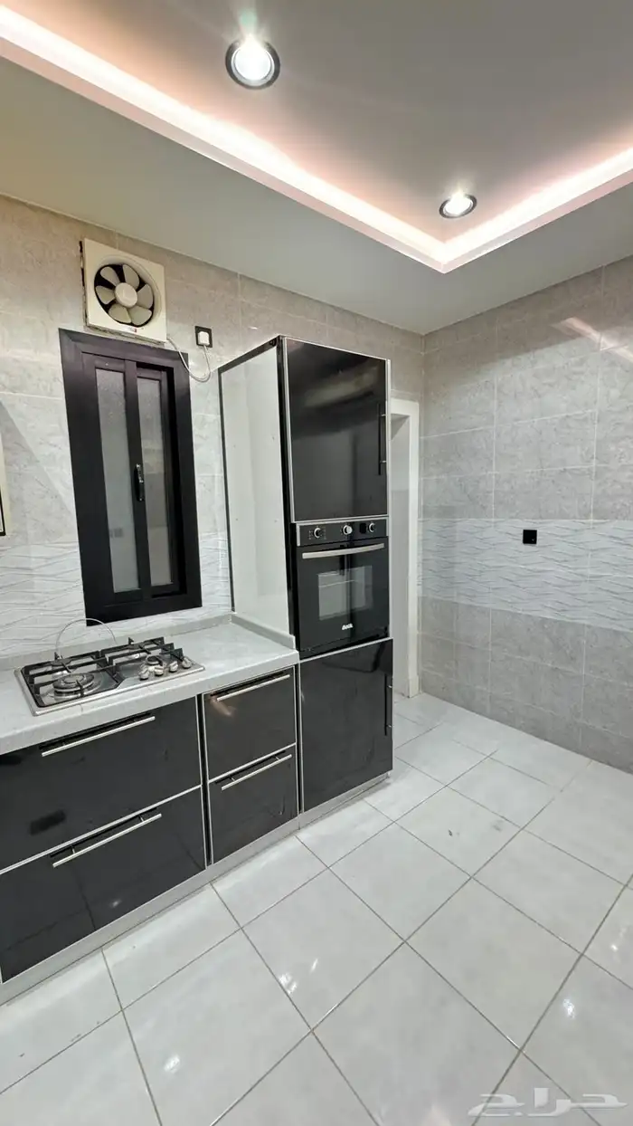 شقة فاخرة 4 غرف للإيجار بحي المروة 7