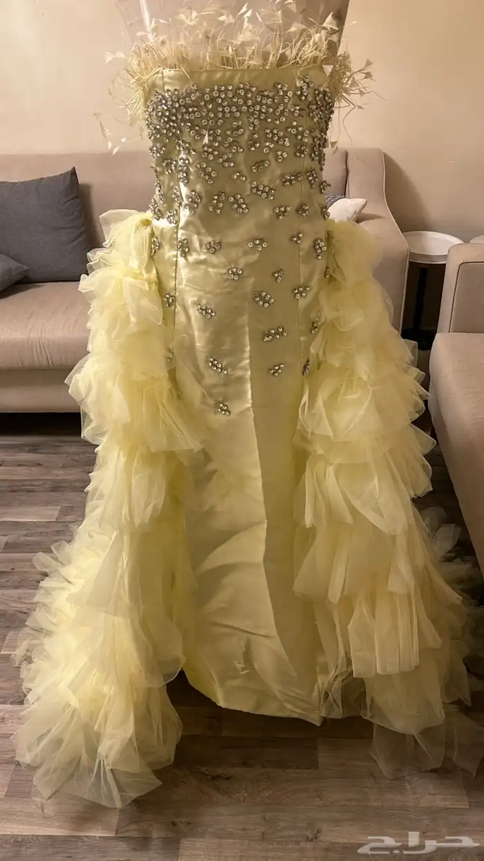 فستان انيق و جديد بسعر مناسب وموديل حديث 0