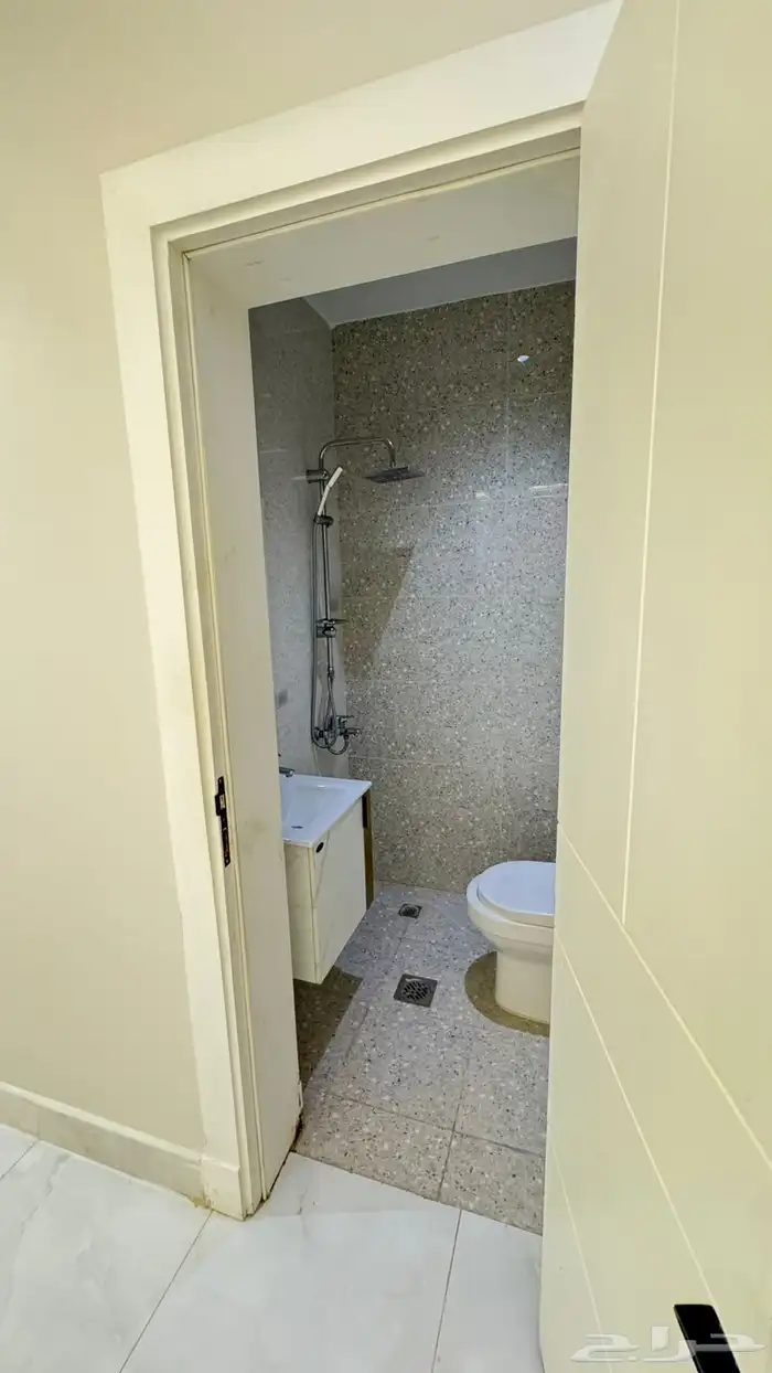 شقة فاخرة 4 غرف للإيجار بحي المروة 14