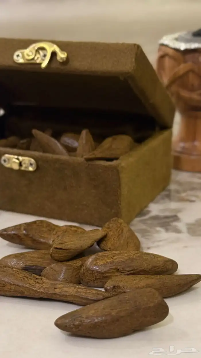 عود و دهن عود للبيع 0