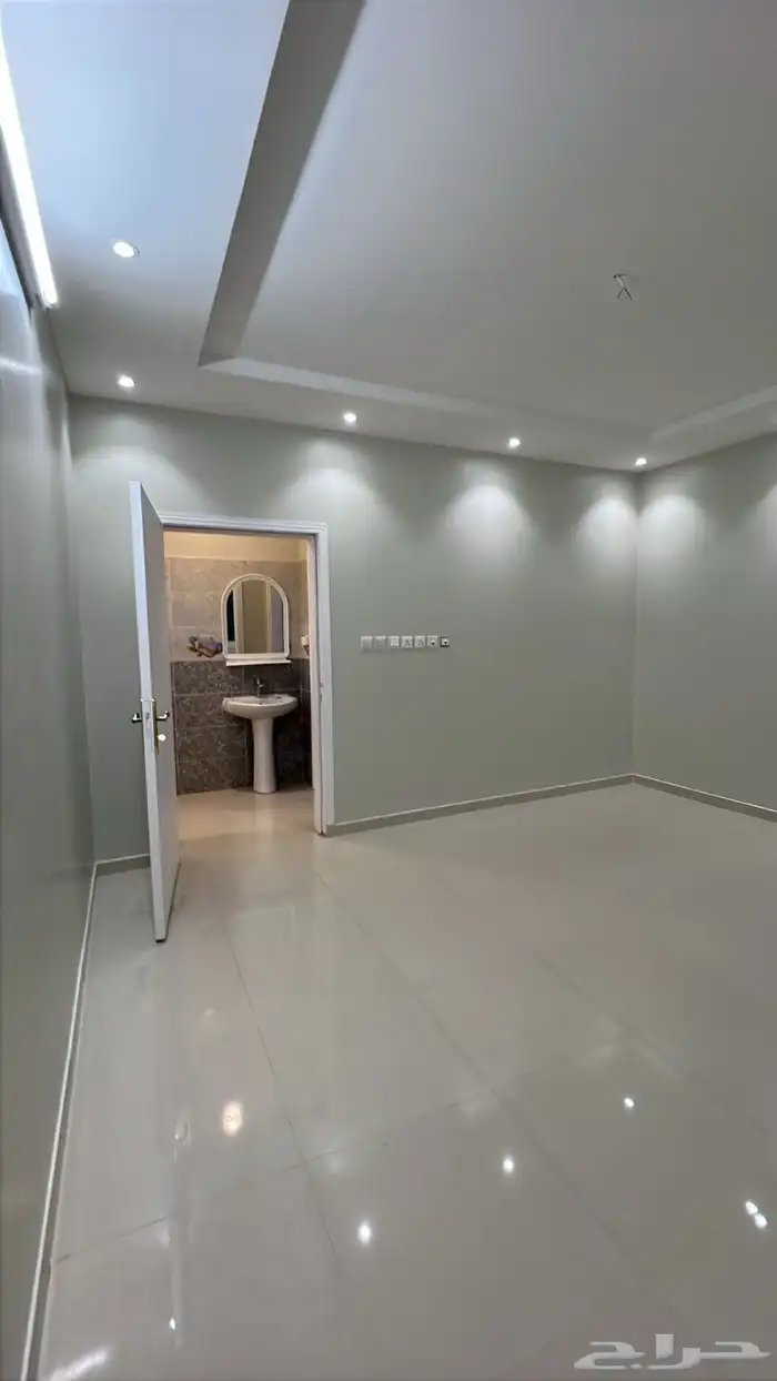 شقه للايجار حي الرمال قريبه من الدايري 4