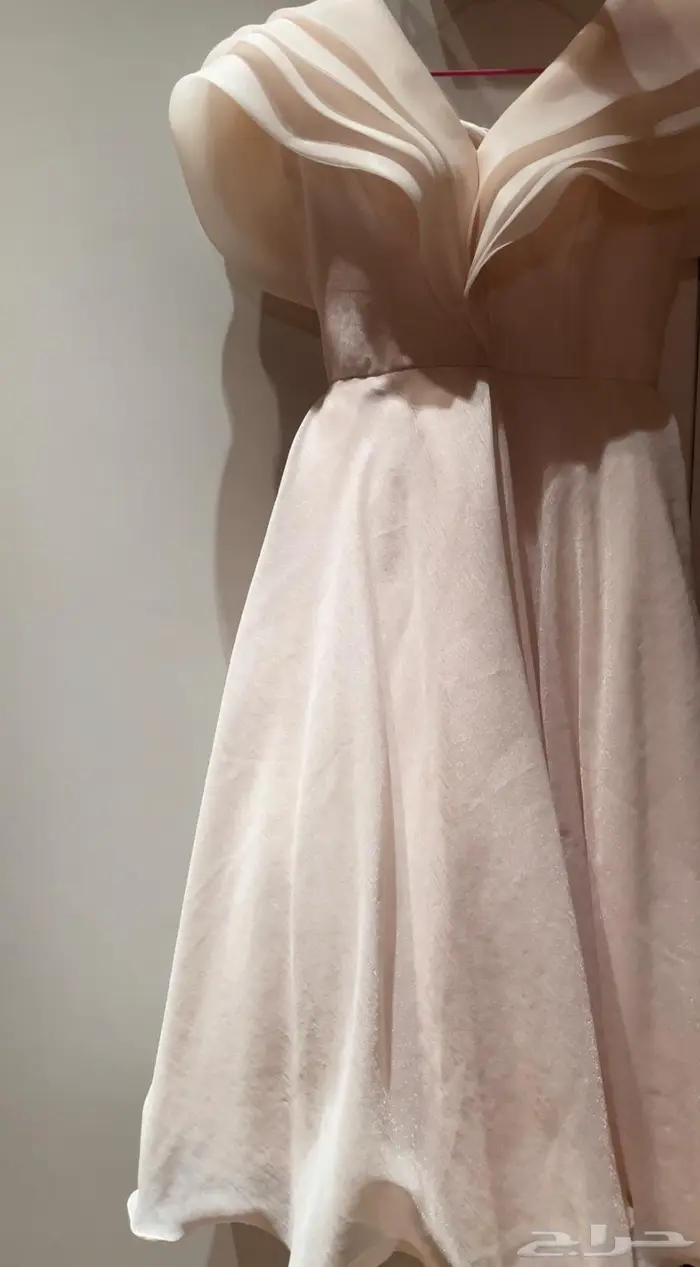 فستان للبيع لون بيبي بنك فاتح قصير مقاس M S 0