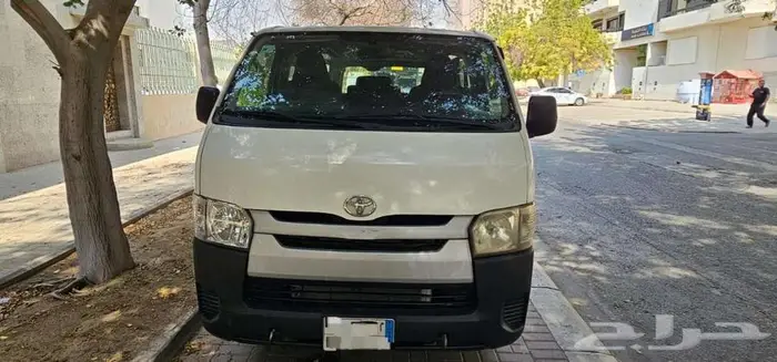 باص ركاب موديل 2015 بنزين قير عادي 2