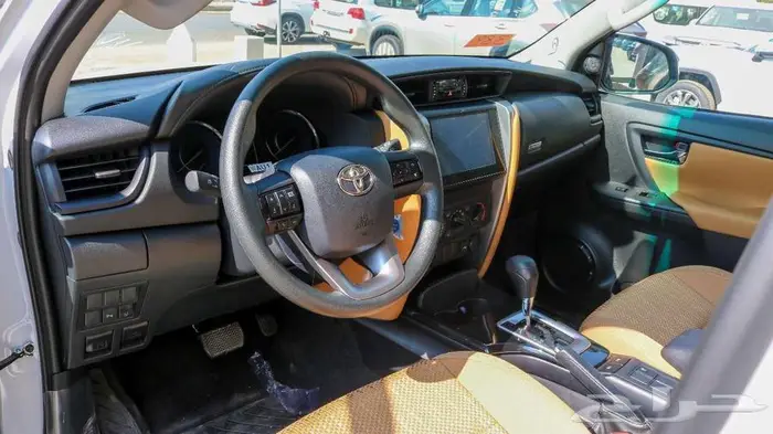 تويوتا فورتشنر بنزين وديزل 2025 بالنقد والتقسيط 8