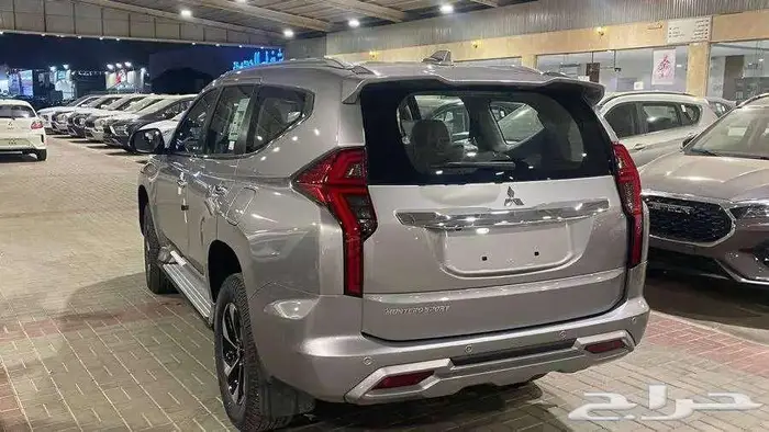 ميتسوبيشي مونتيرو نص فل موديل 2025 بنزين 3
