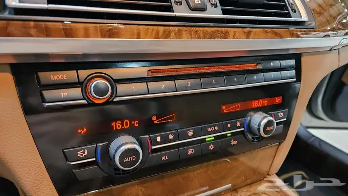 بي ام دبليو 730LI 2010 مخزن 11