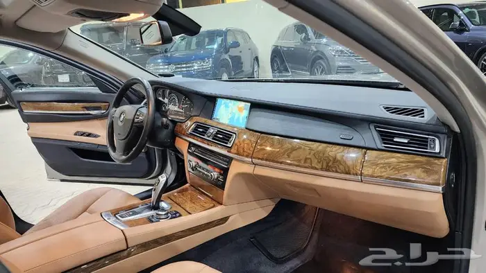 بي ام دبليو 730LI 2010 مخزن 20